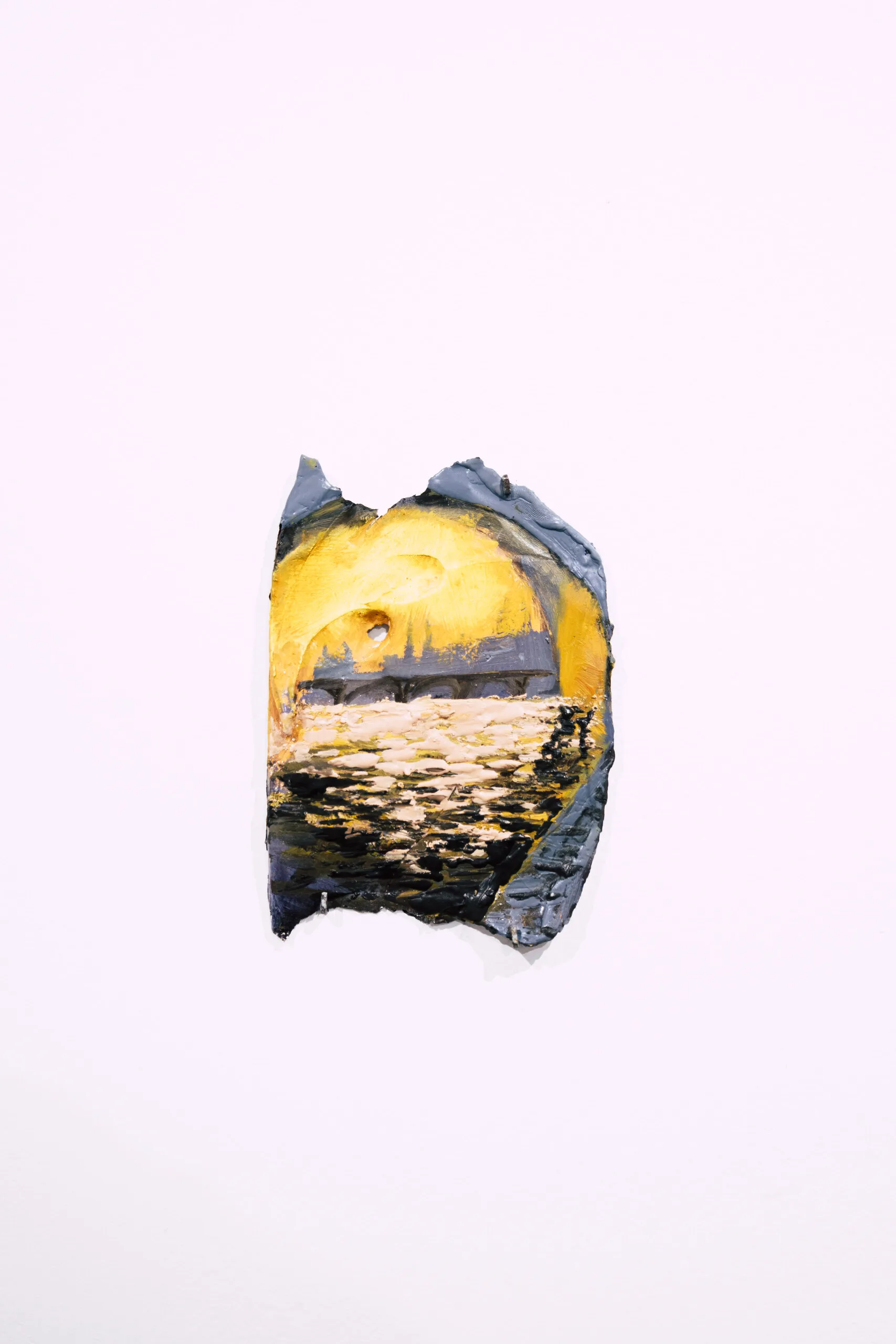 Espelho Meu: yellow sunset over water on an irregular surface. Photo: Jenniffer Lima Pais